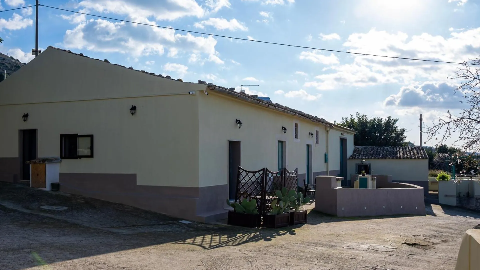 Apartament La Dimora Delle Coste Comiso 0*,